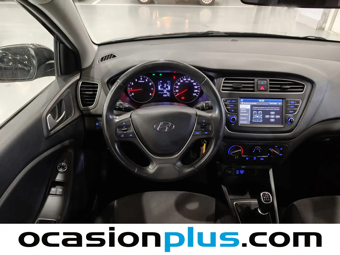 Foto Hyundai i20 Hyundai i20 1.2 MPI Essence (84 CV)