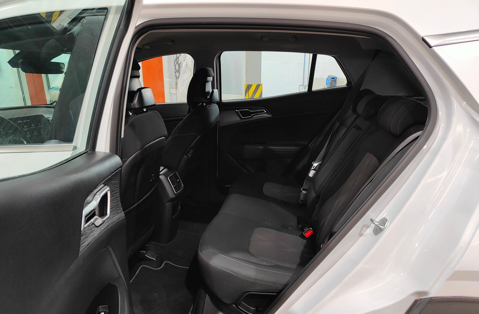 Kia Sportage 1.6 T-GDi MHEV Drive 4x2 - foto 13