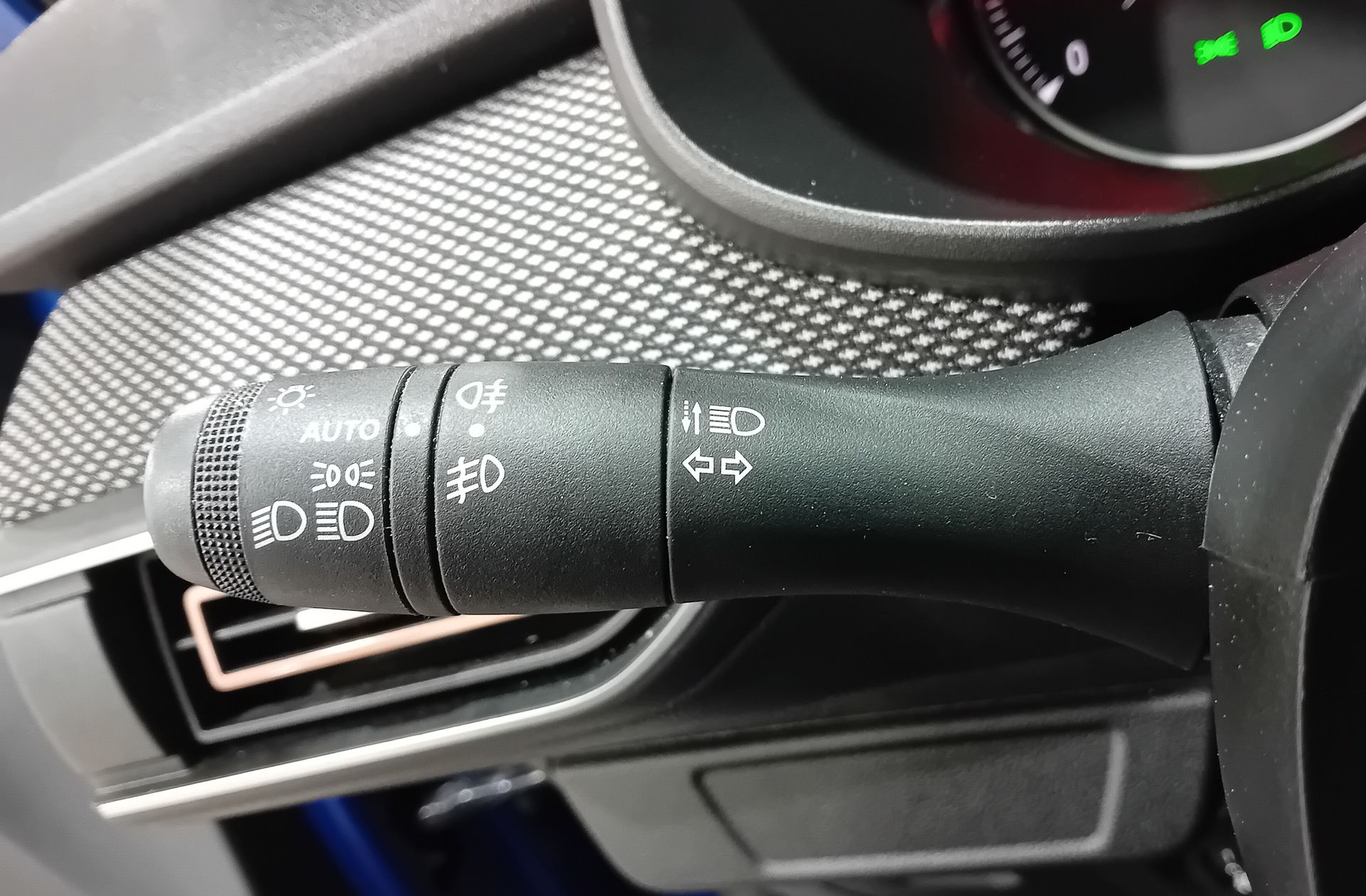 Dacia Sandero Expression TCe CVT - foto 22