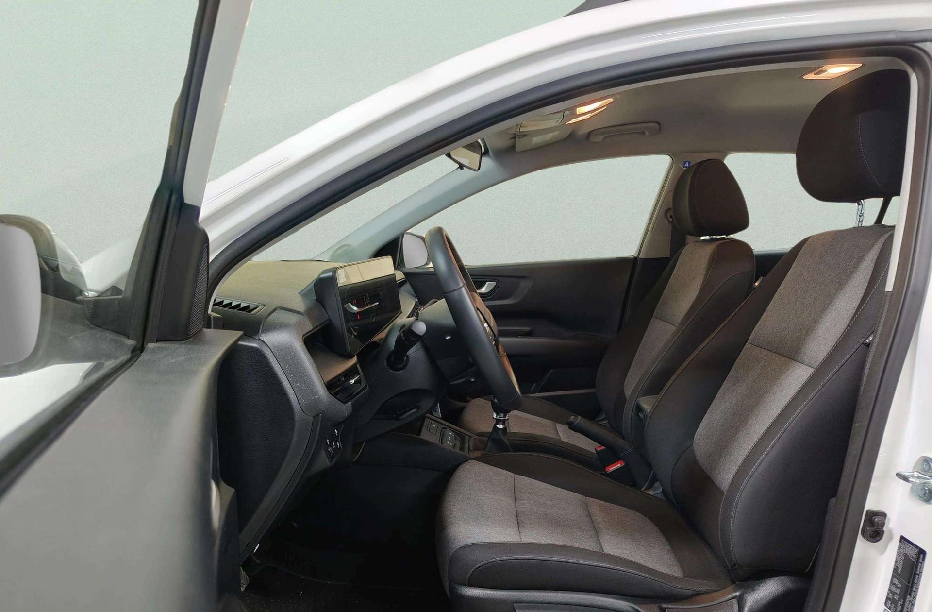 Kia Stonic 1.0 T-GDi MHEV Concept - foto 11