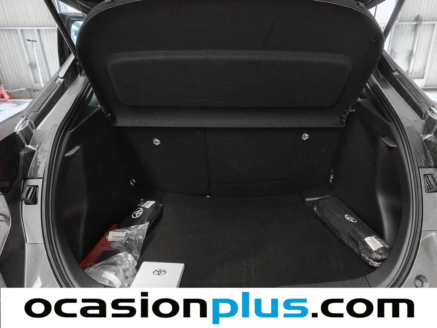 Foto Toyota C-HR Toyota C-HR 1.8 Advance Hybrid (140 CV)