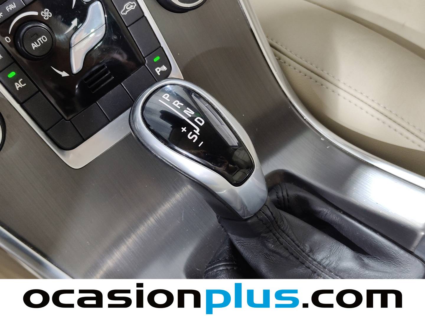 Foto Volvo XC60 Volvo XC60 D3 Summum Auto (136 CV)