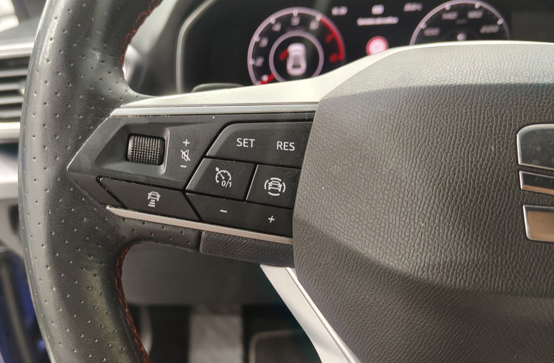 SEAT León 1.5 eTSI FR Go L DSG - foto 22