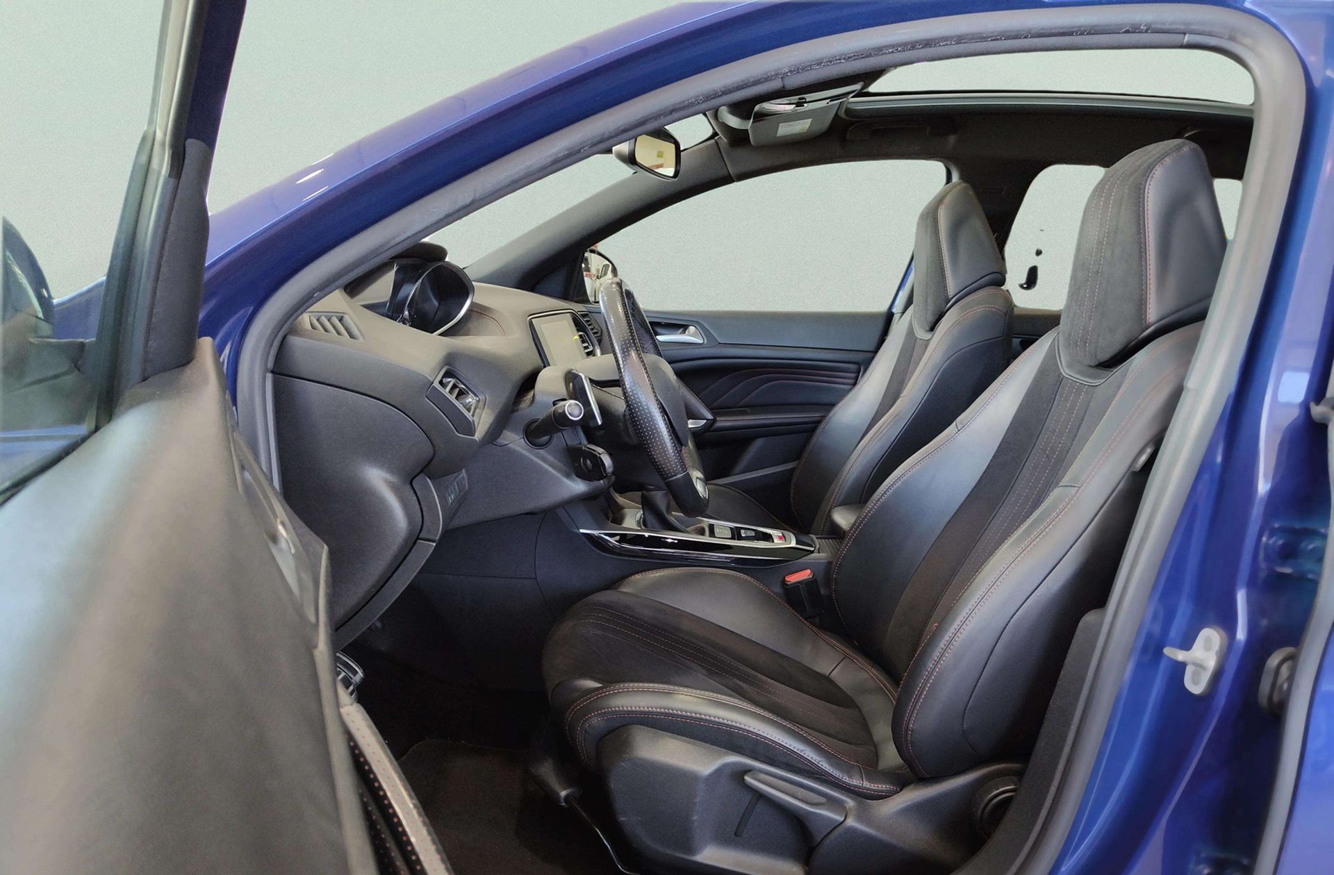 Peugeot 308 1.2 PureTech GT Line EAT6 - foto 15