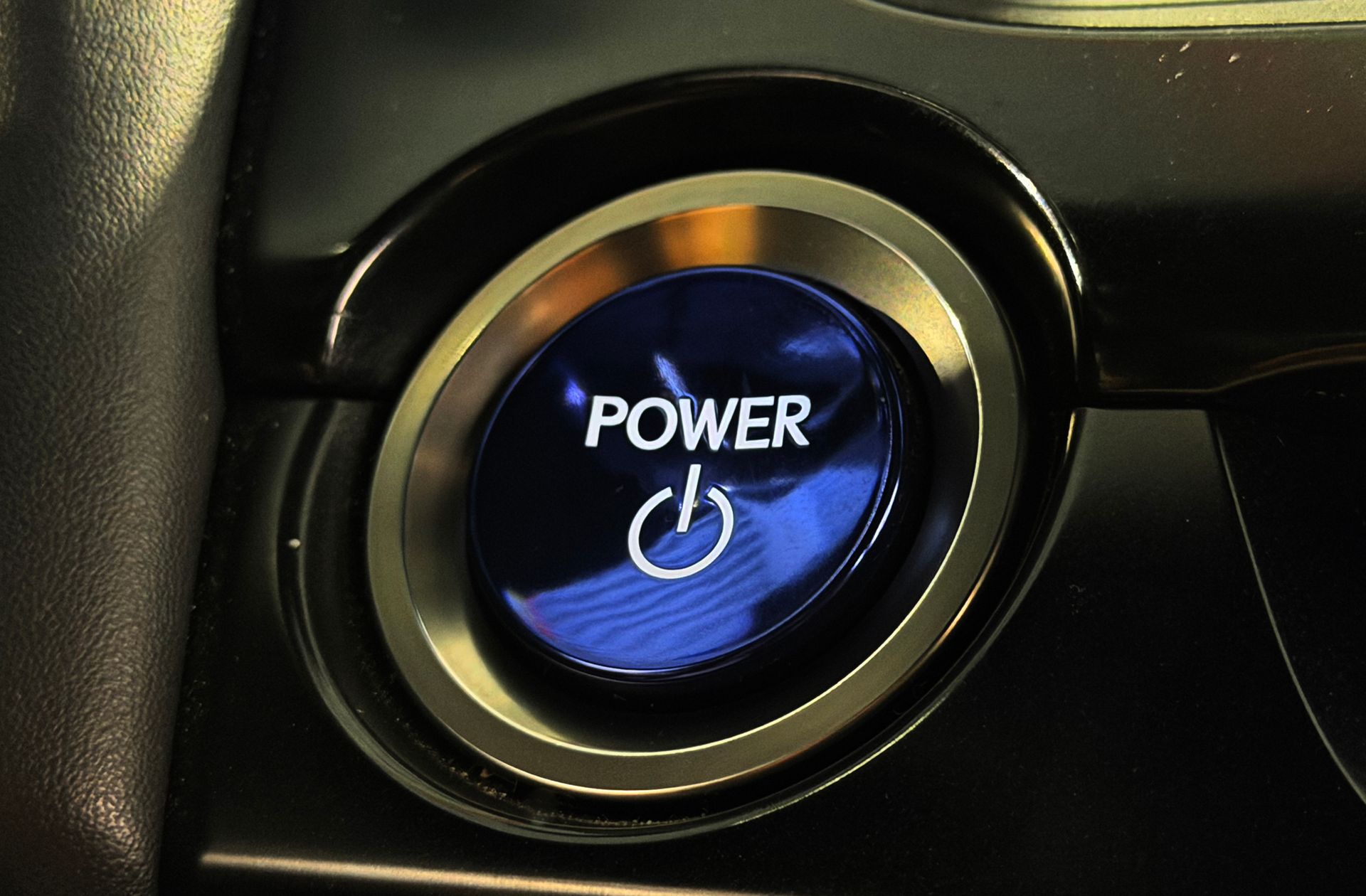 Lexus UX 250h Business Navigation 2WD - foto 28