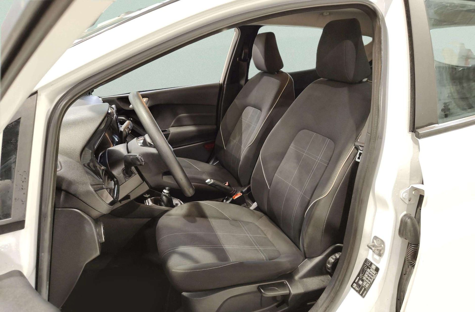 Ford Fiesta 1.5 TDCi Trend - foto 8
