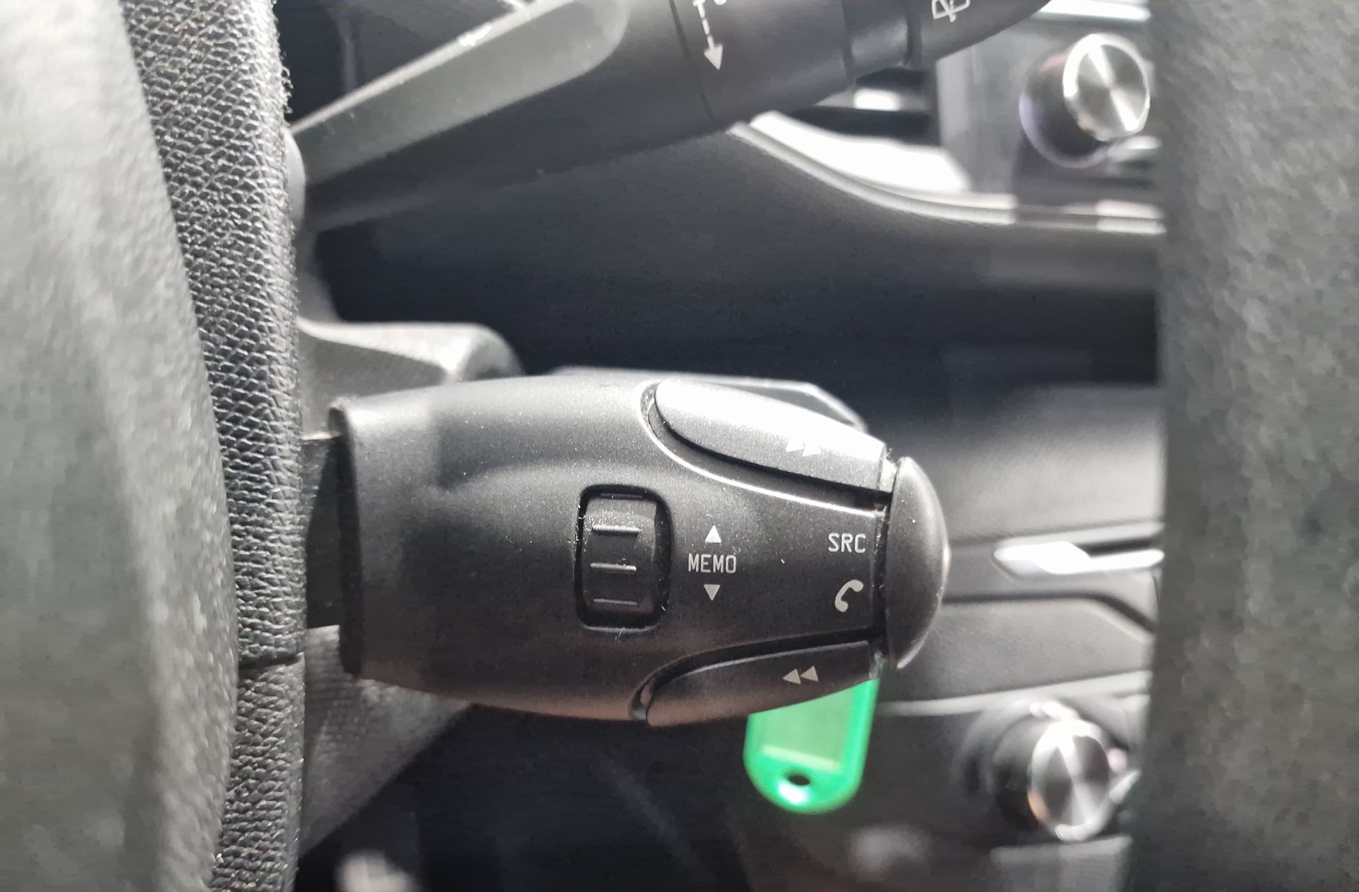 Peugeot 308 1.6 HDi FAP Access - foto 23