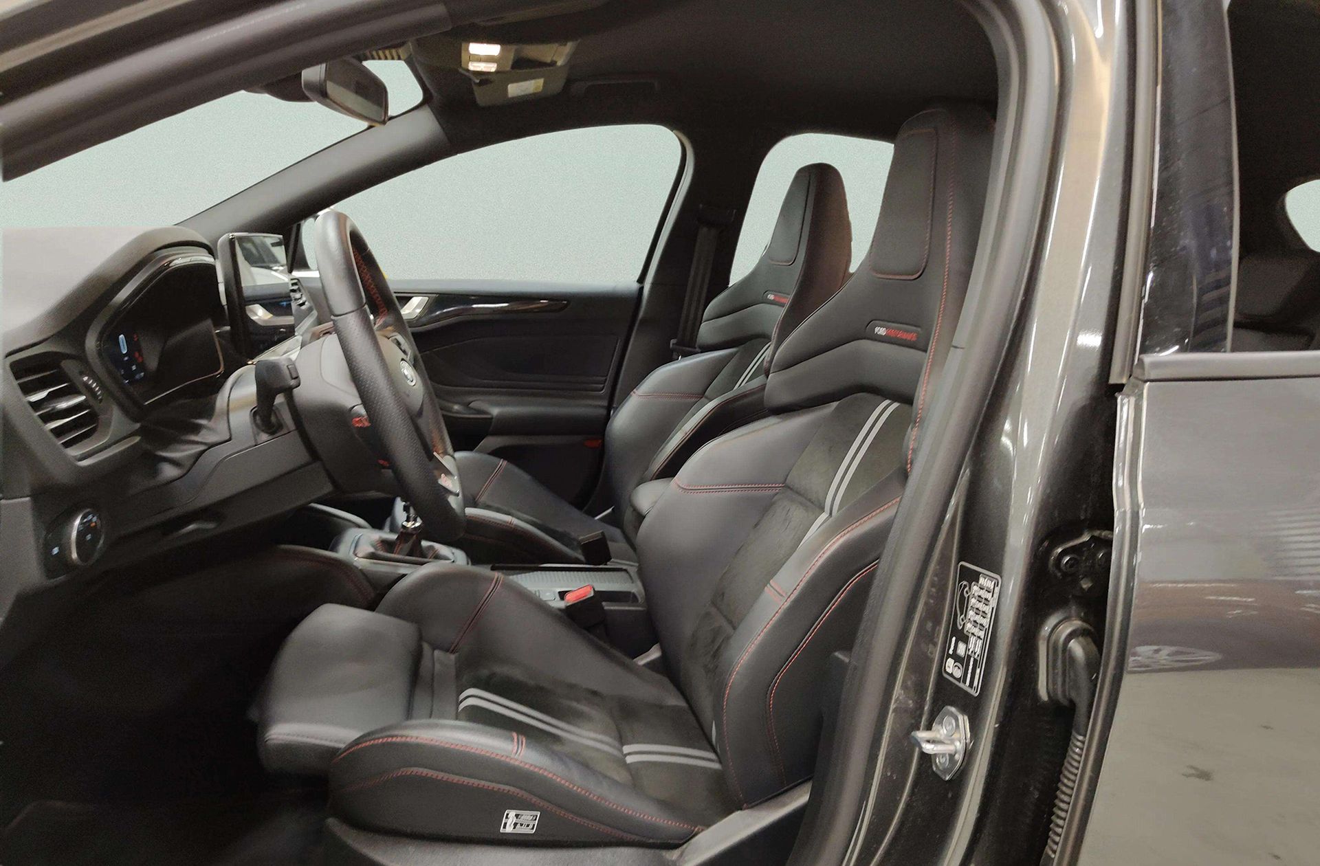 Ford Focus 2.3 EcoBoost ST - foto 14