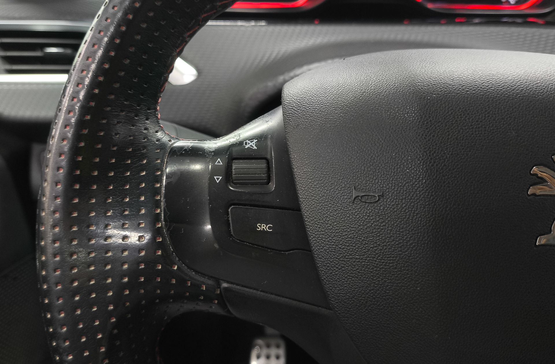Peugeot 2008 PureTech 110 GT Line - foto 26