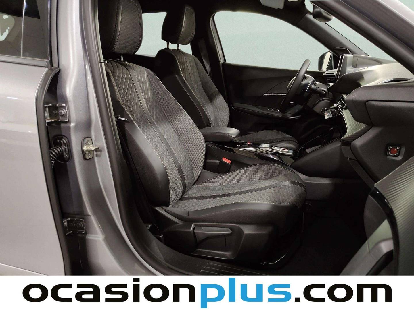 Peugeot 2008 Peugeot 2008 Allure Hybrid eDCS6 (145 CV) km 0