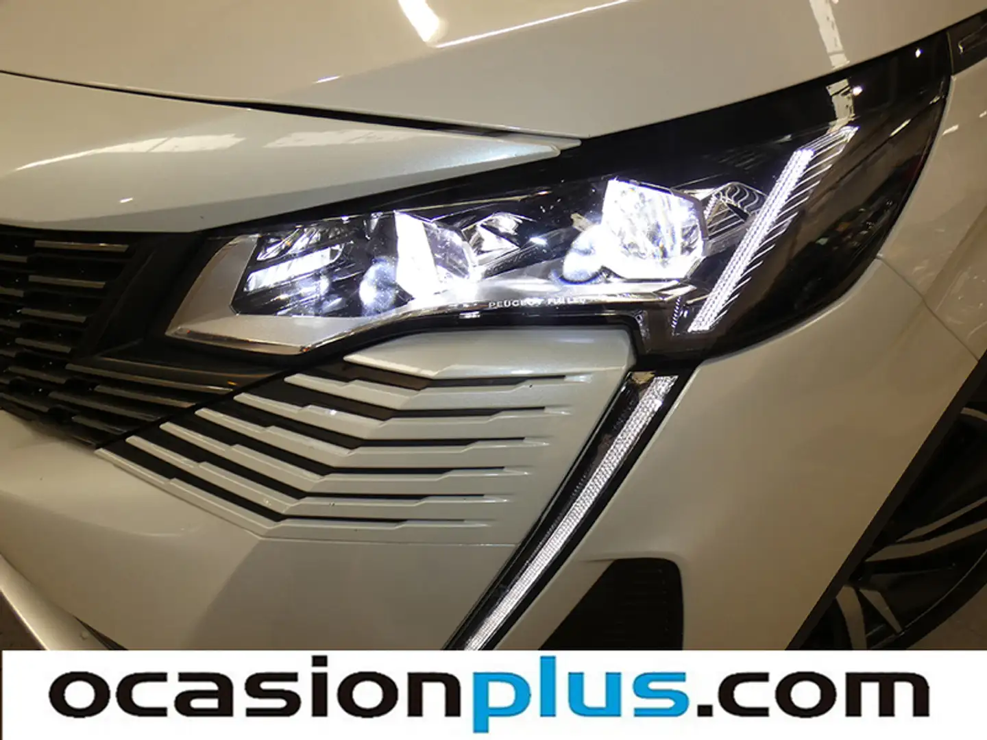 Foto Peugeot 3008 Hybrid Peugeot 3008 Hybrid 300 GT Pack e-EAT8 (300 CV)