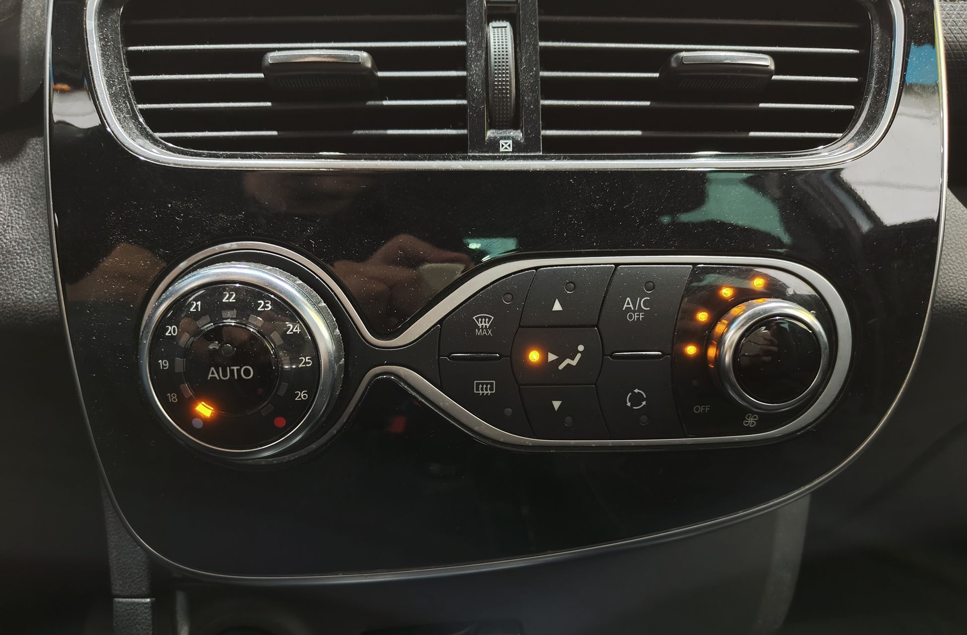 Renault Clio Limited TCe - foto 27