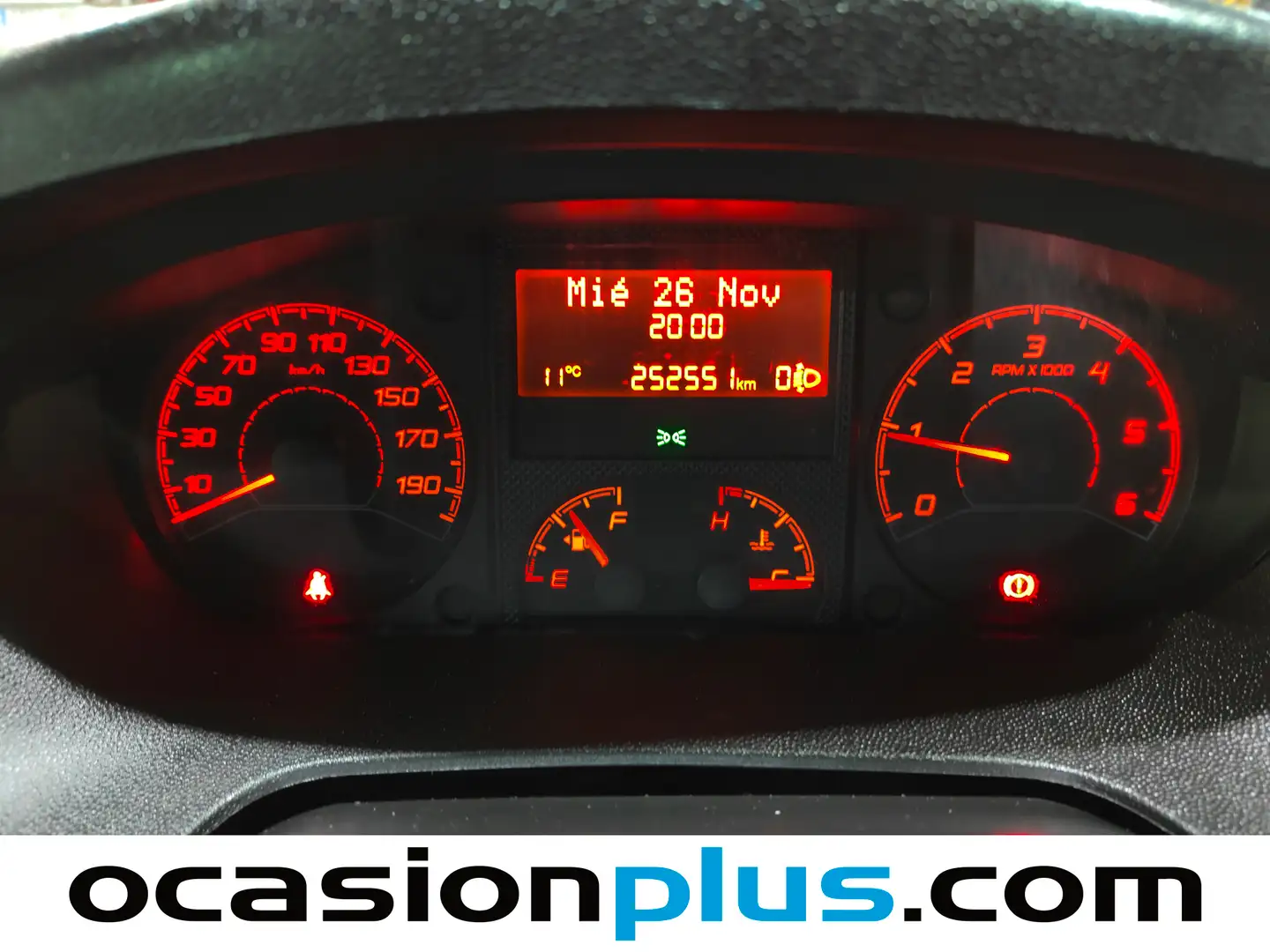 Foto Citroën Jumper Citroen Jumper BlueHDi 130 35 L3H2 (131 CV)