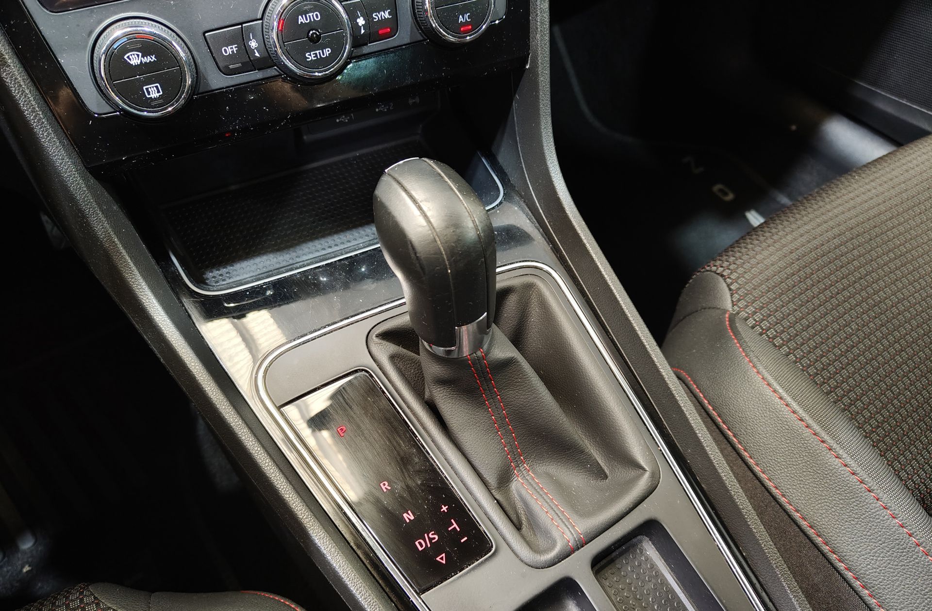 SEAT León 1.5 TSI FR DSG - foto 5