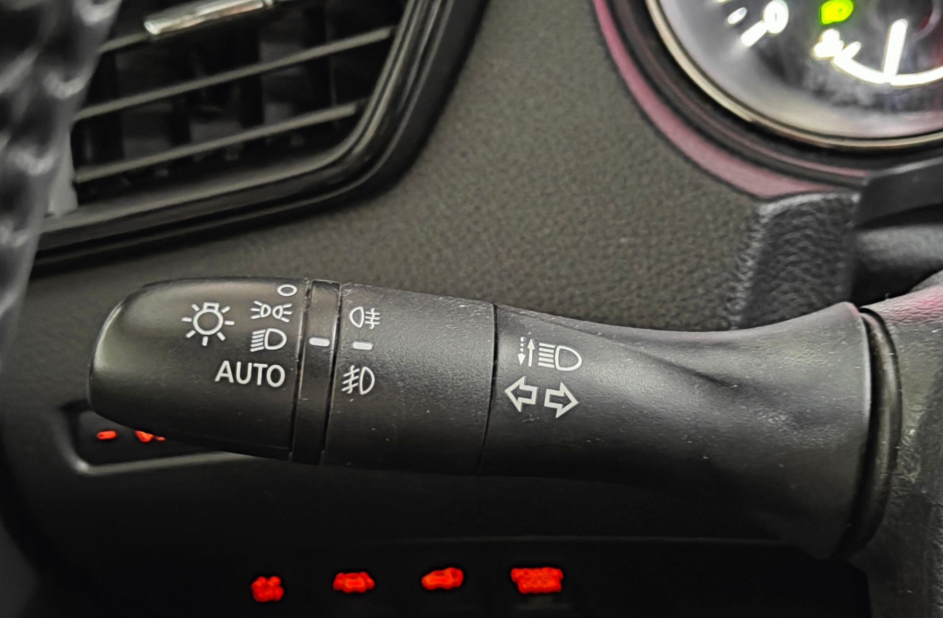 Nissan X-Trail DIG-T 160 N-Connecta 4x2 DCT - foto 34