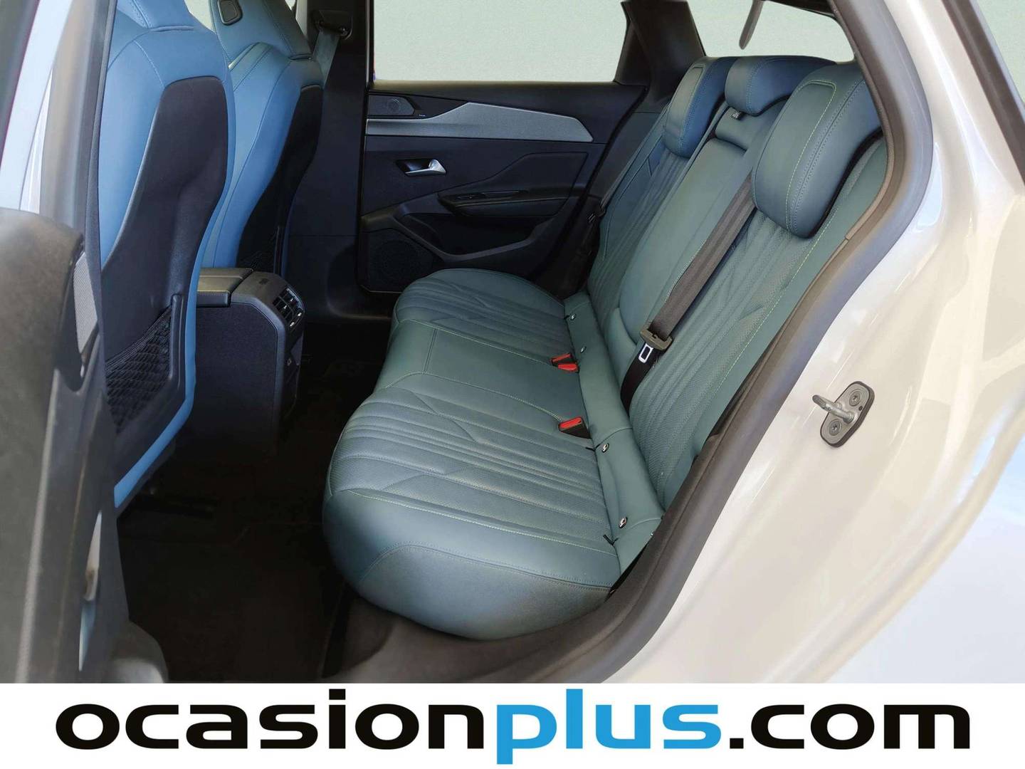 Foto asientos traseros Peugeot 308 Peugeot 308 SW Hybrid 225 GT Pack eEAT8 (225 CV)