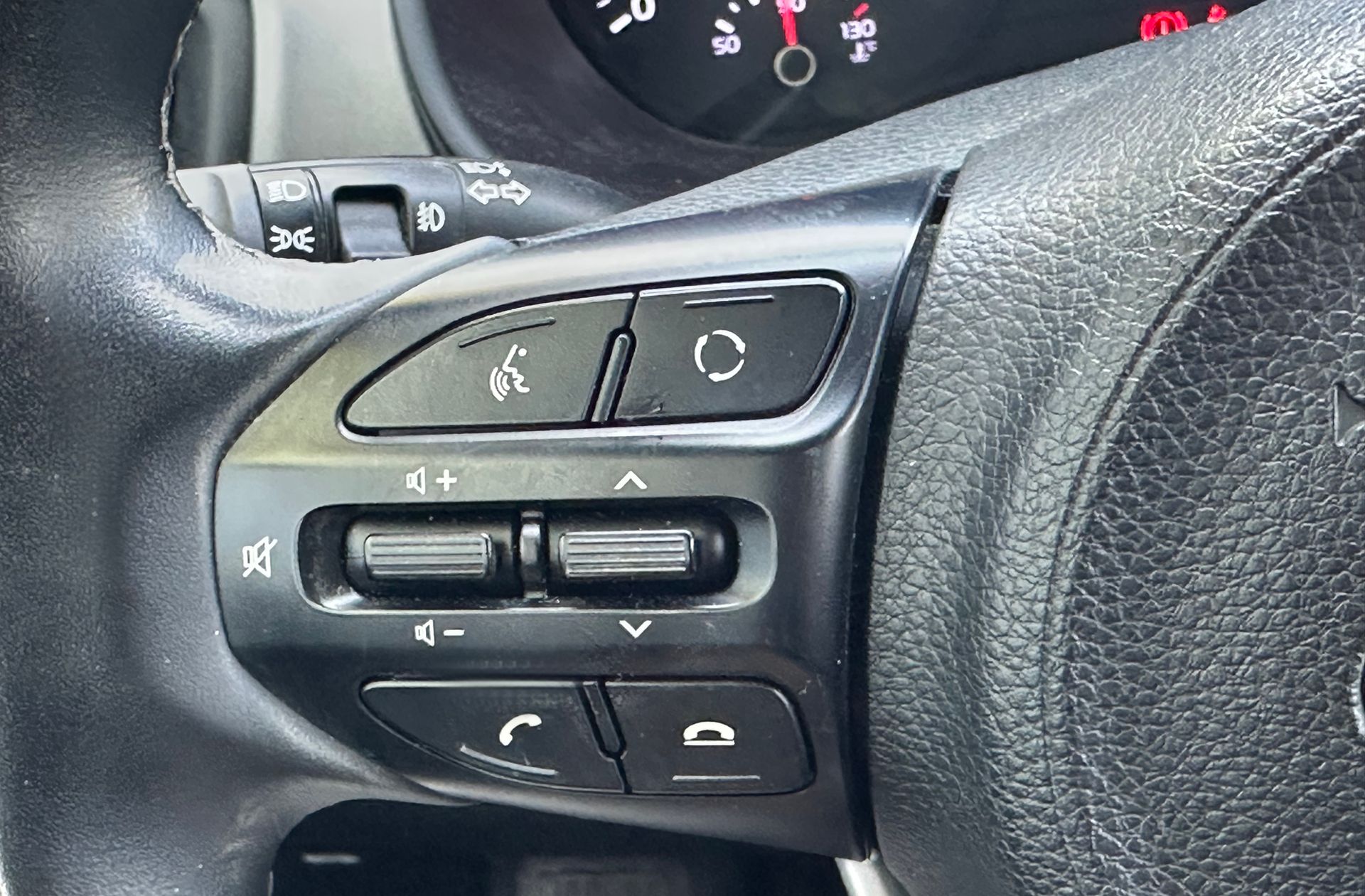 Kia Stonic 1.0 T-GDi Concept - foto 26