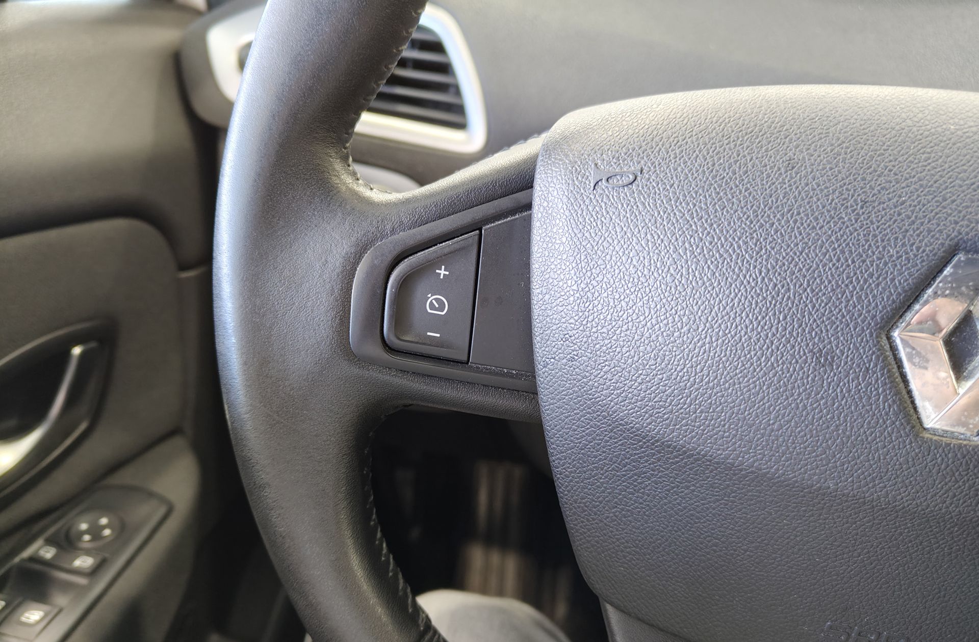 Renault Grand Scénic Dynamique dCi - foto 18