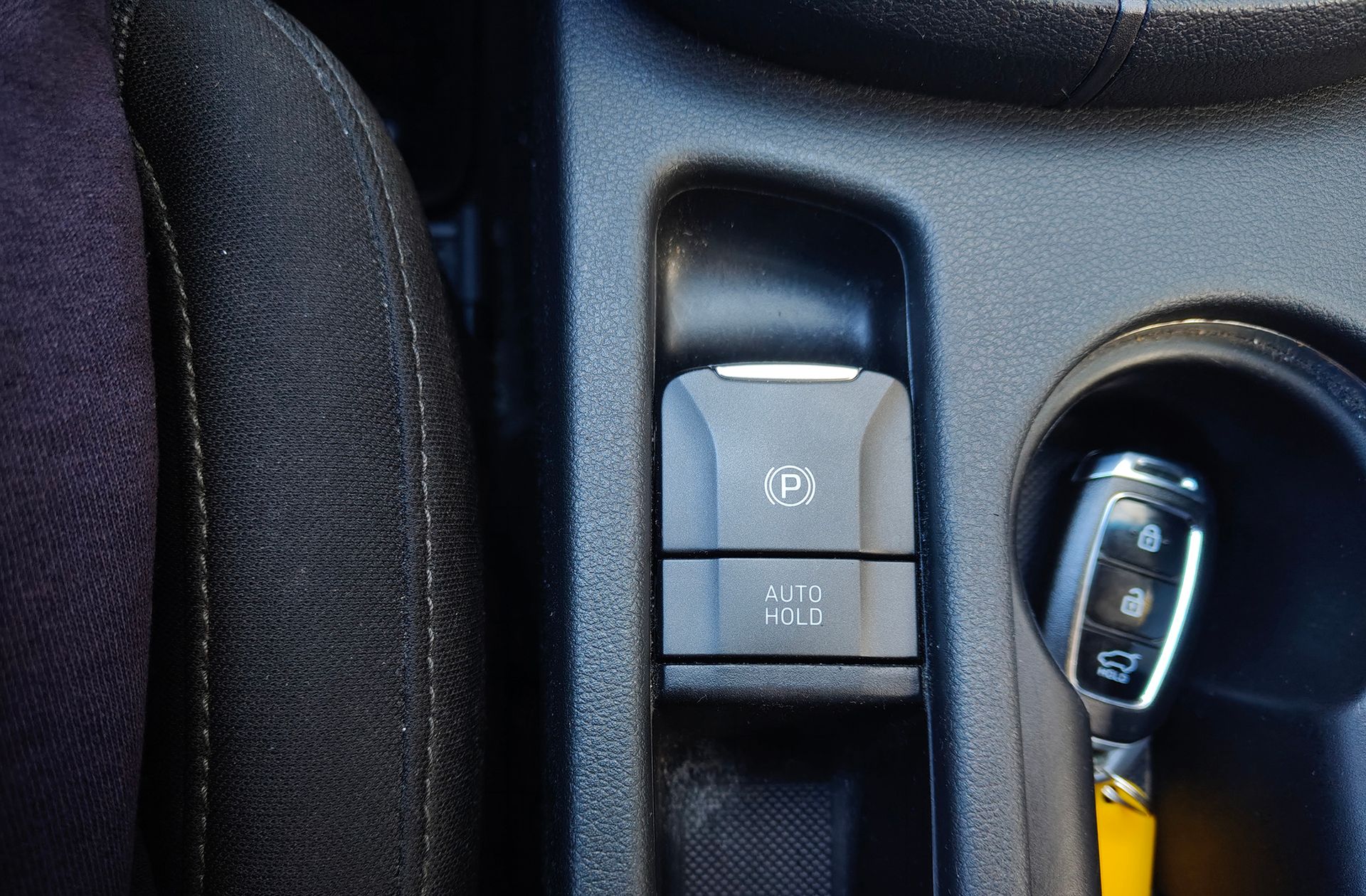 Hyundai Kona 1.6 GDI HEV Tecno 2C DCT - foto 31