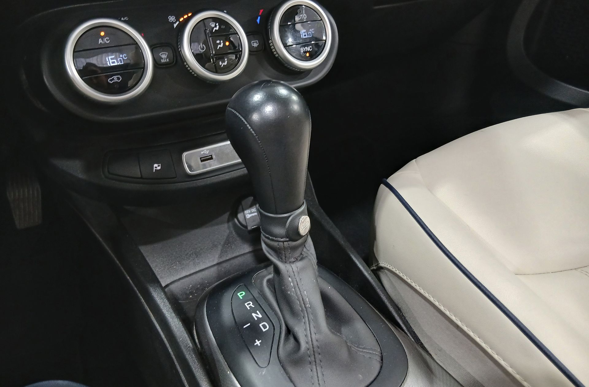 Fiat 500X 1.3 Firefly Yacht Club Capri DCT - foto 5
