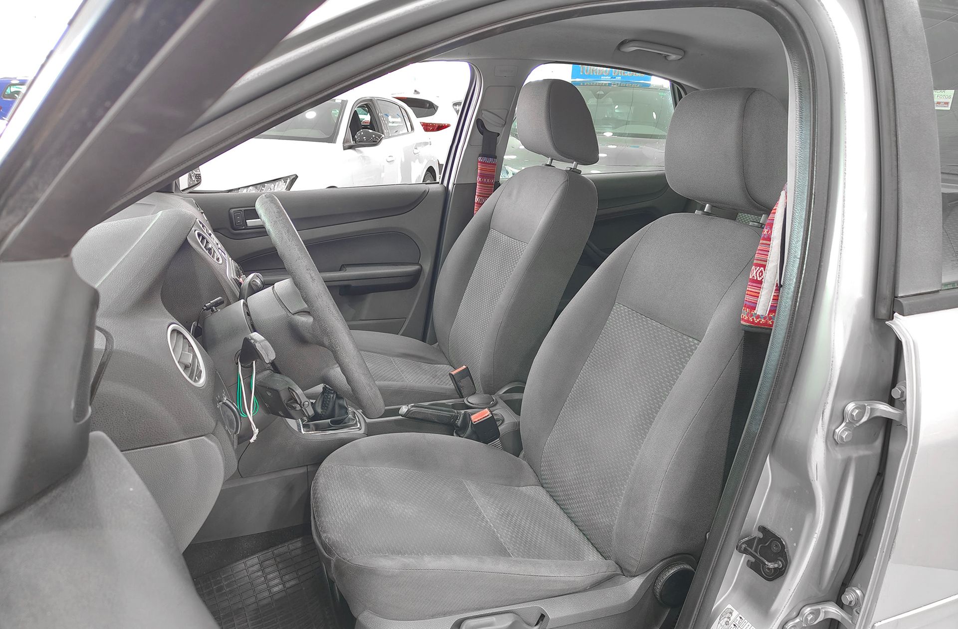Ford Focus 1.6 Trend - foto 8