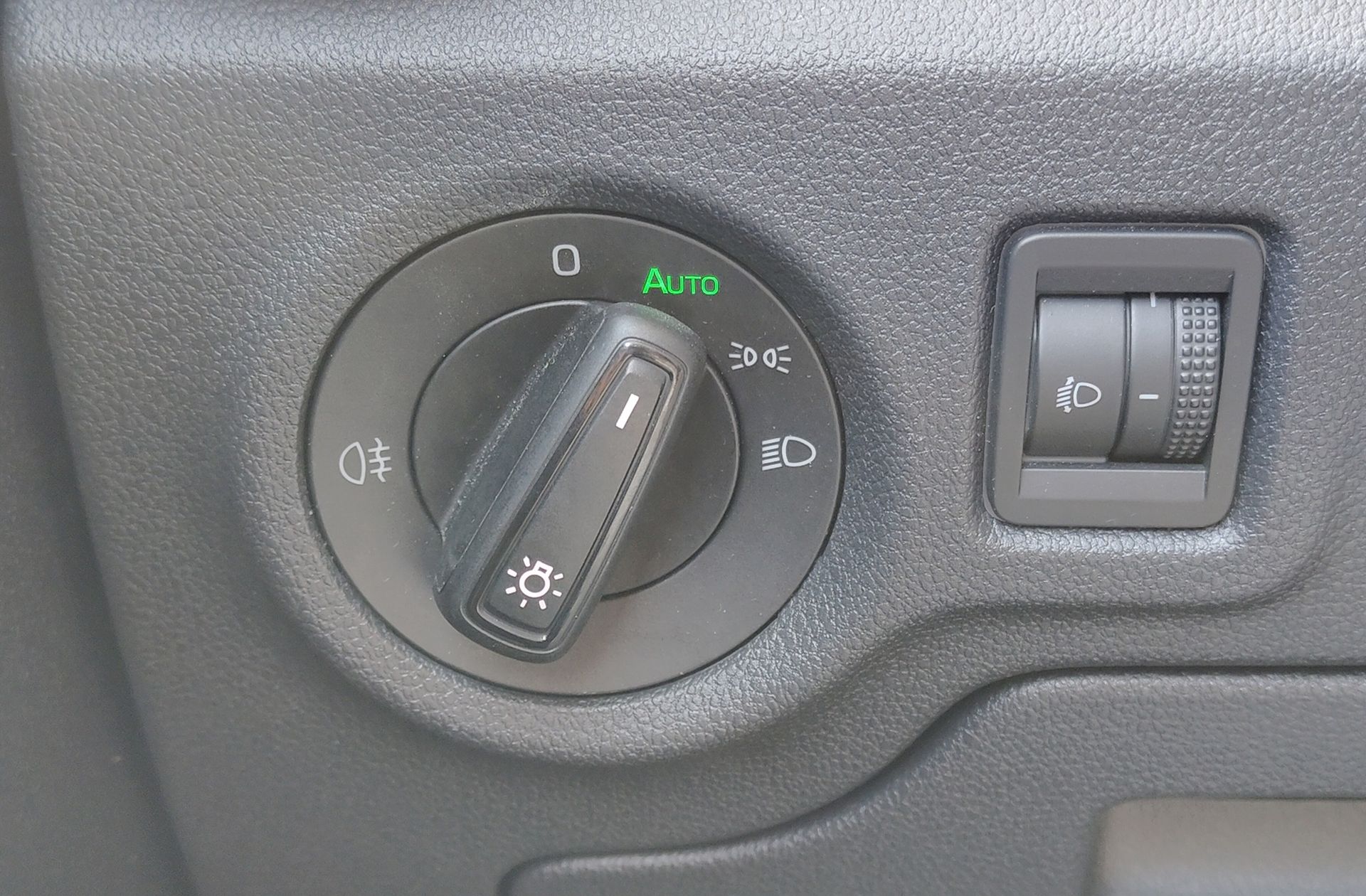 Škoda Fabia 1.0 TSI Ambition - foto 22