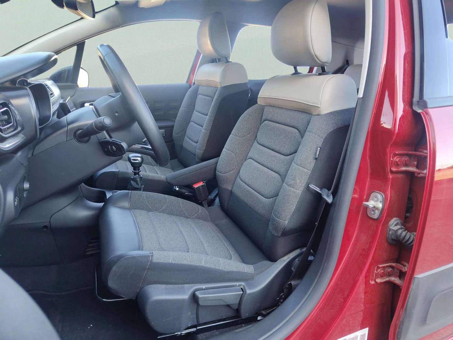 Foto asientos delanteros Citroën C3 Citroën C3 PureTech (110CV) S&S Shine