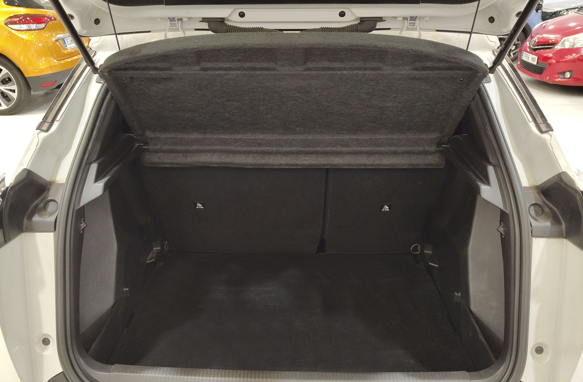 Peugeot 2008 PureTech 130 Allure Pack - foto 18