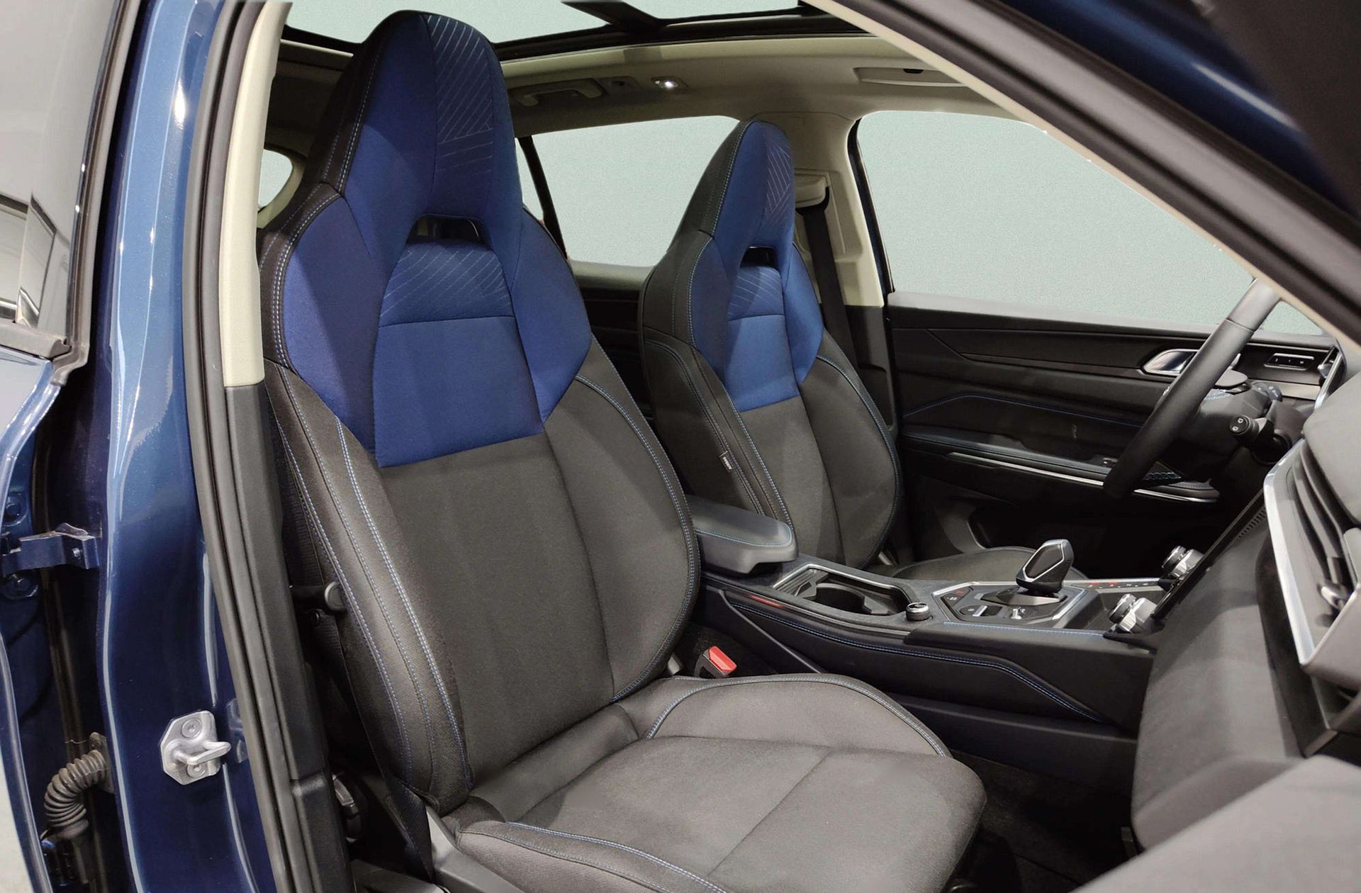 Lynk & Co 01 1.5 PHEV - foto 21