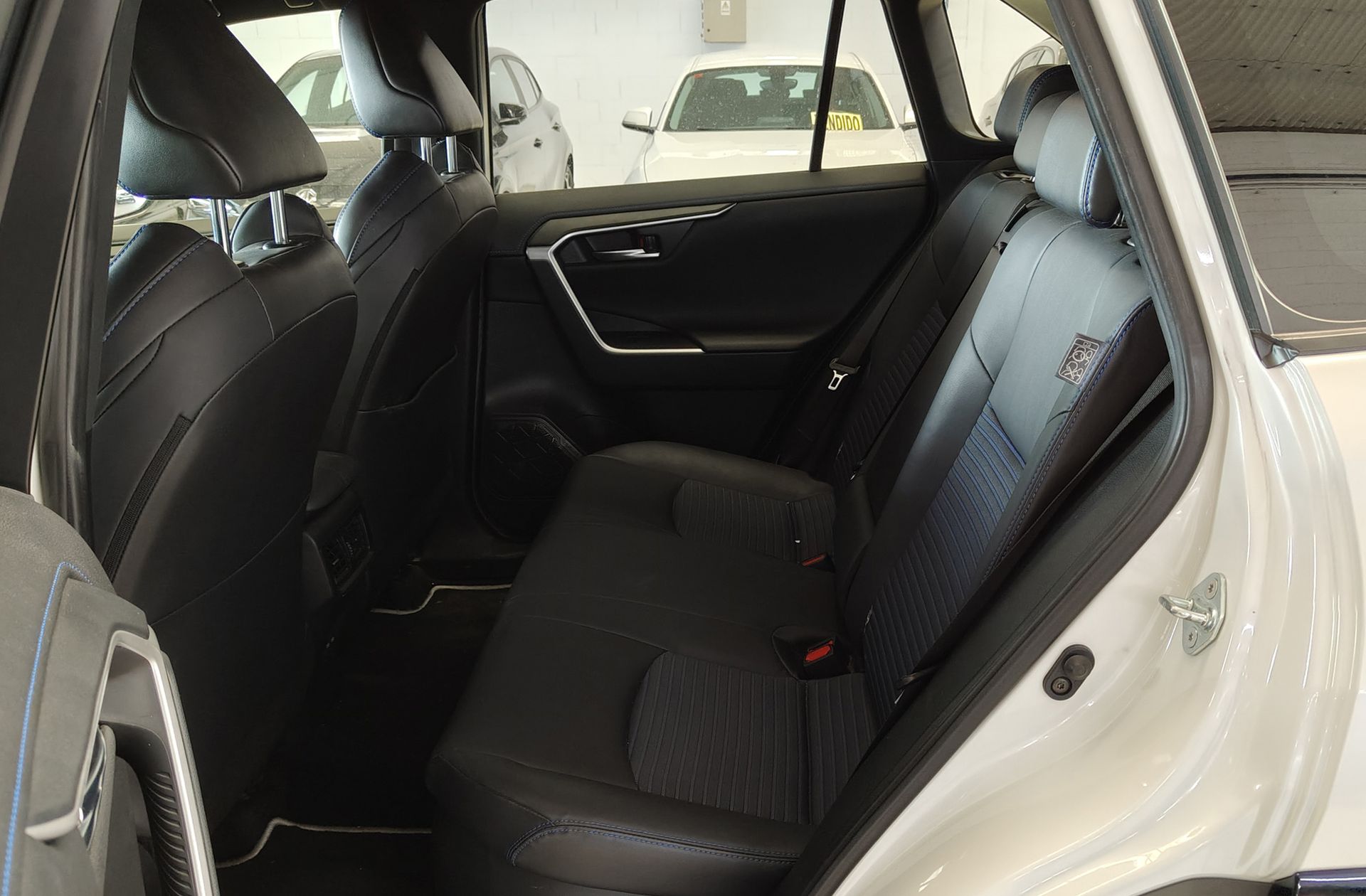 Toyota RAV4 2.5l hybrid Style - foto 11