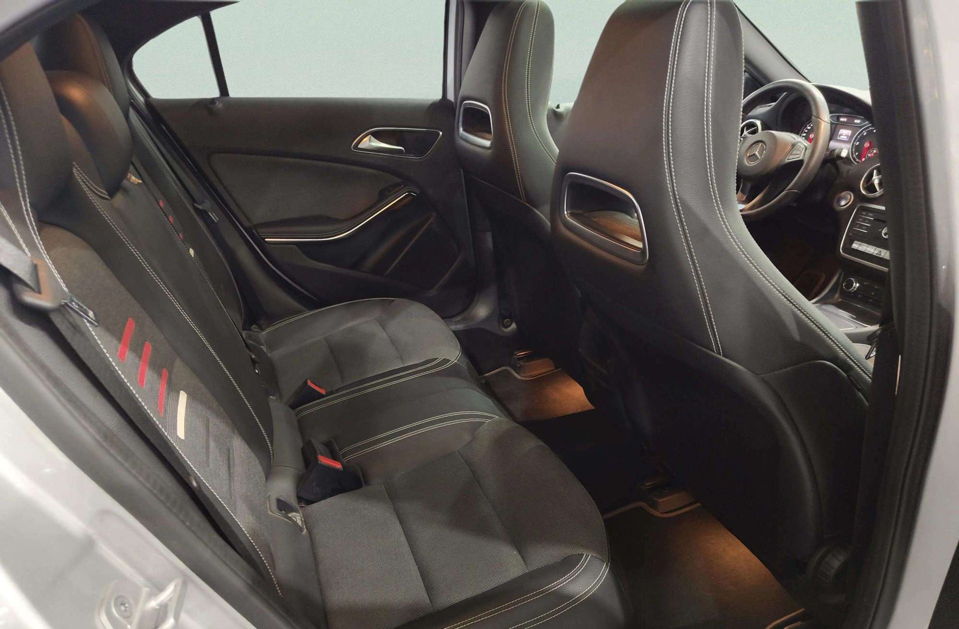 Mercedes-Benz Clase A 200 d Pack AMG - foto 21