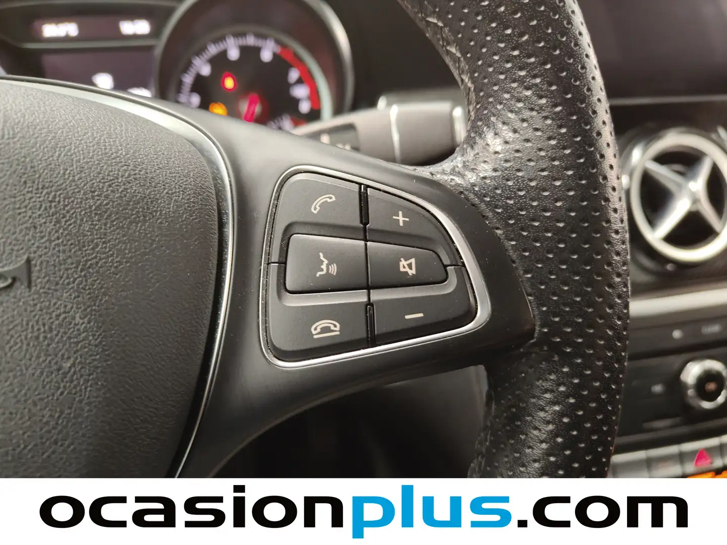 Foto Mercedes GLA Mercedes-Benz GLA 180 (122 CV) PACK AMG