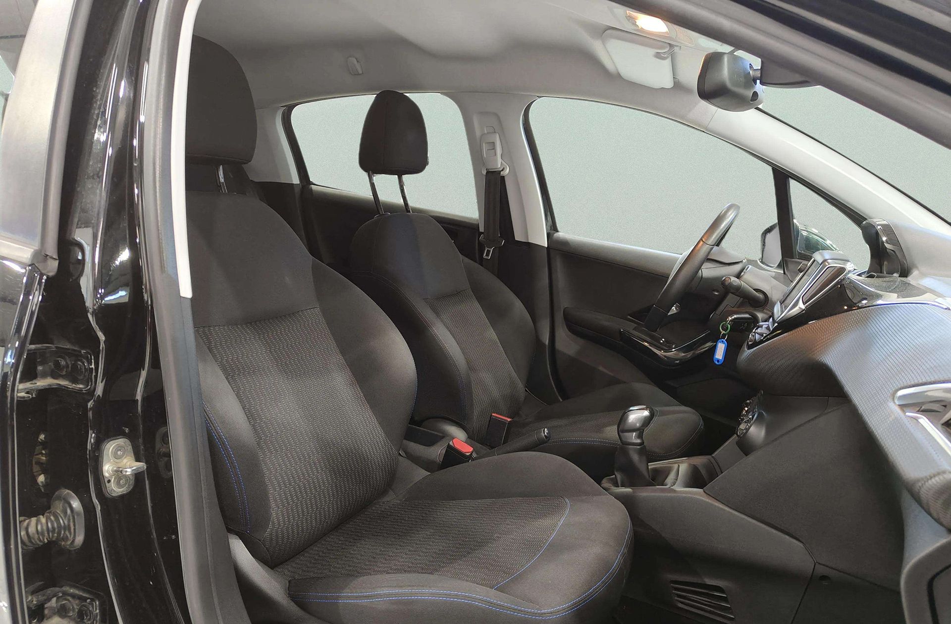 Peugeot 208 BlueHDi 100 Signature - foto 16
