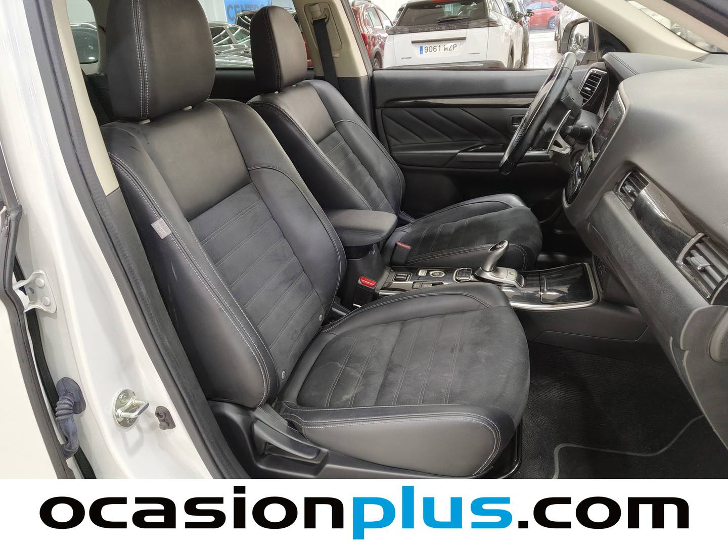Foto Mitsubishi Outlander Mitsubishi Outlander 2.0 PHEV Kaiteki 4WD Auto (203 CV)