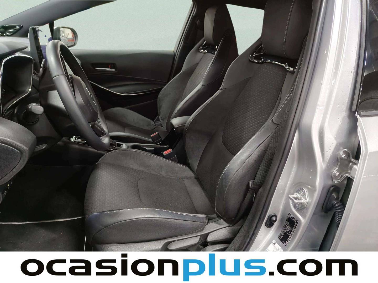 Foto asientos delanteros Toyota Corolla Toyota Corolla 200H Touring Sport Style Edition (196 CV)