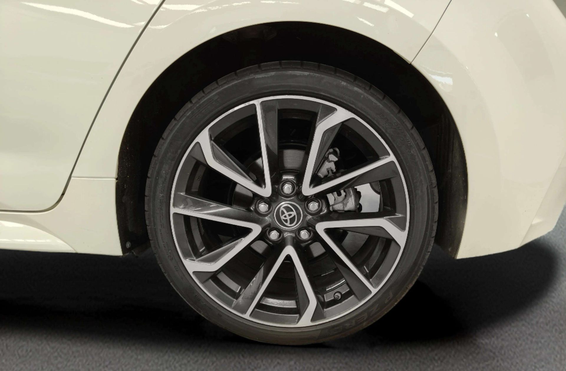 Toyota Corolla 180H FEEL! E-CVT - foto 44