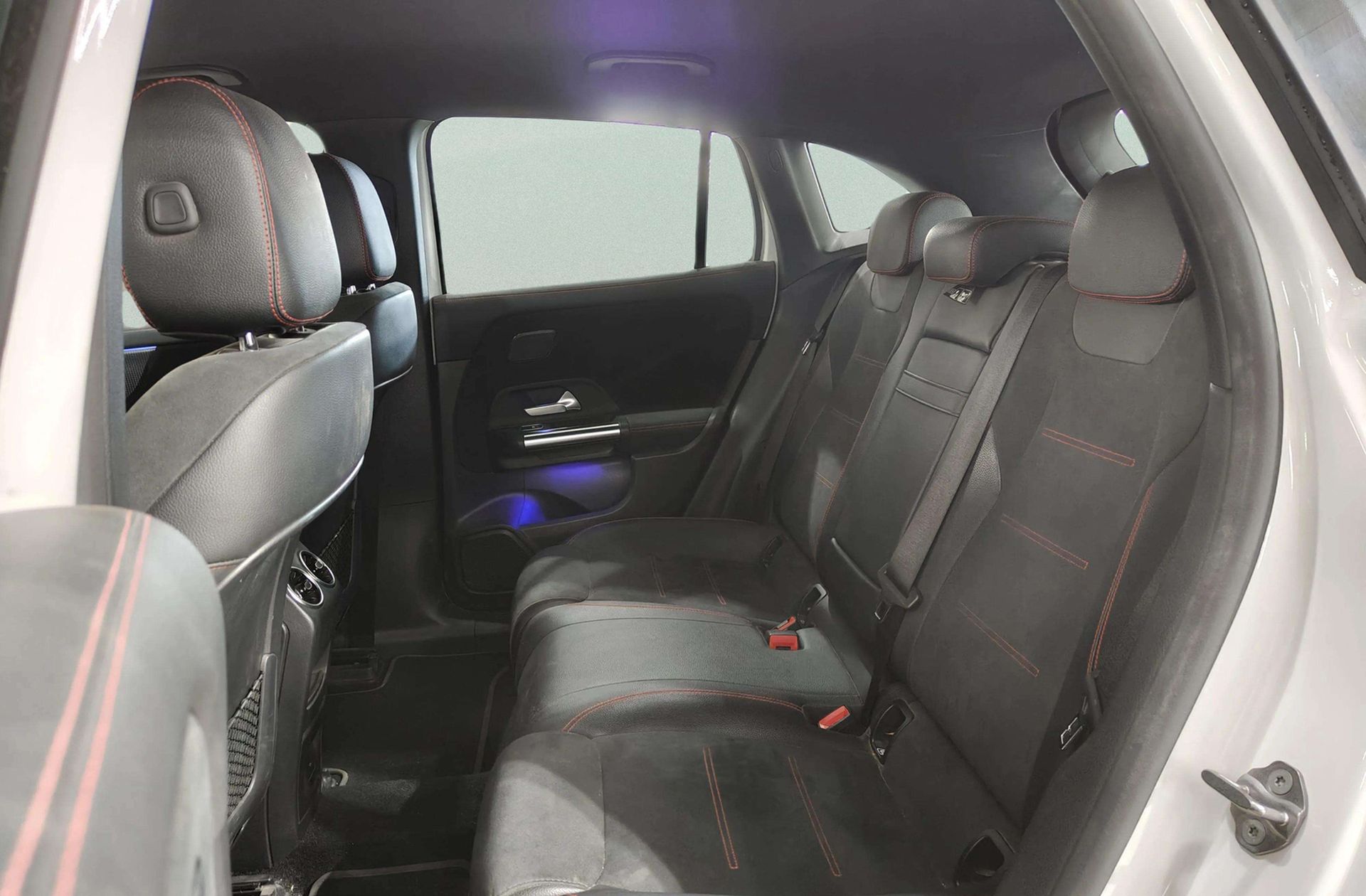 Mercedes-Benz EQA 300 4Matic Pack AMG - foto 13