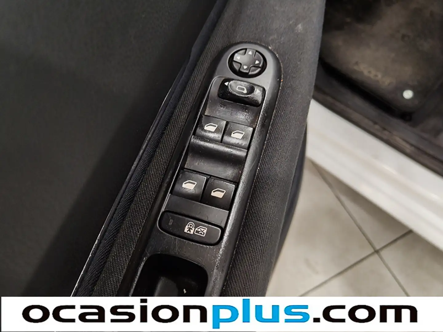 Foto Peugeot 5008 Peugeot 5008 1.6 e-HDI Blue Lion Active FAP ETG6 (115 CV) 7 Plazas