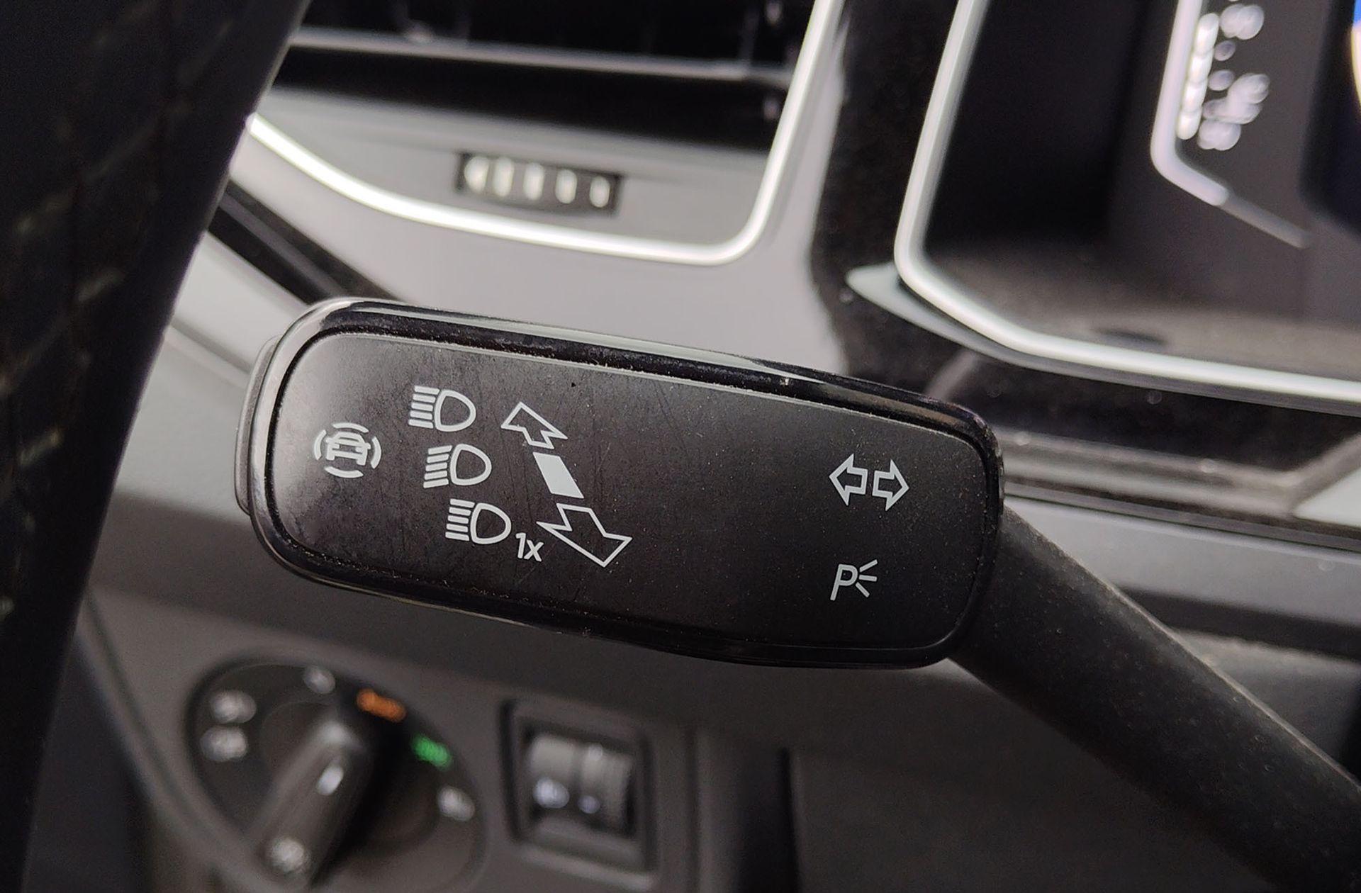 Volkswagen Polo R-Line 1.0 TSI DSG - foto 23