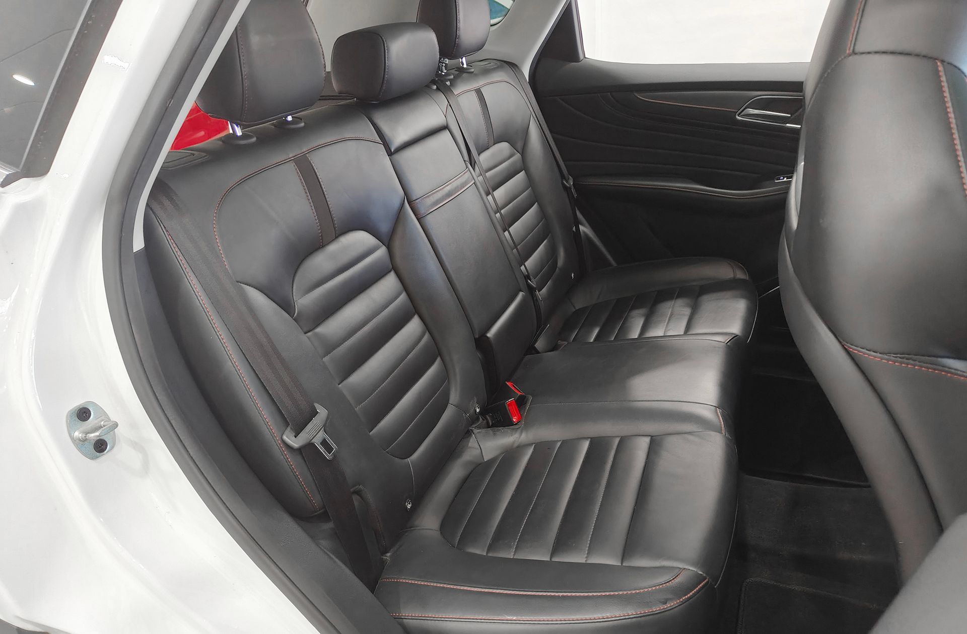 MG HS 1.5 Turbo GDI Luxury DCT - foto 23