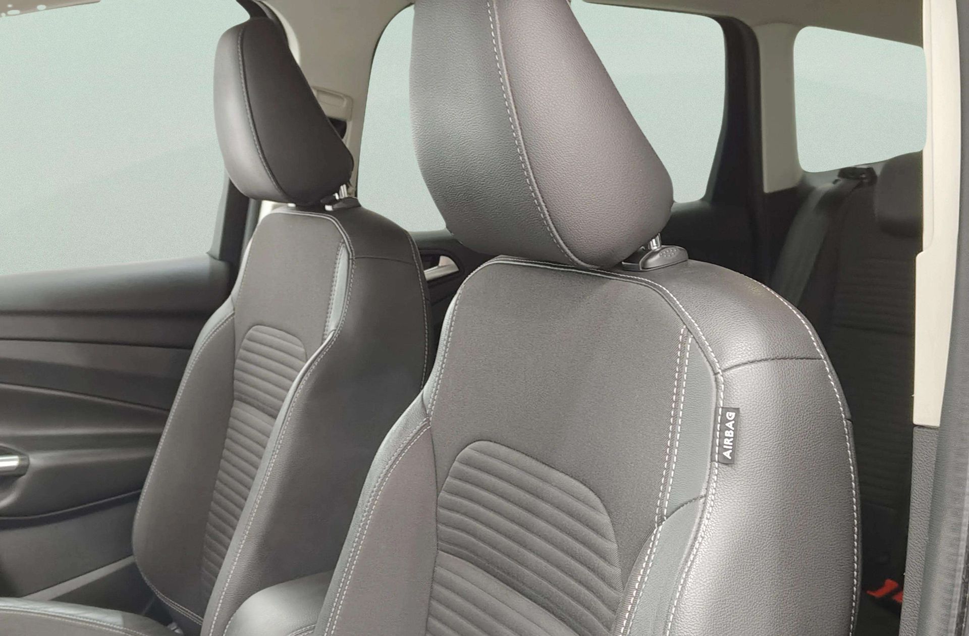 Ford Kuga 1.5 EcoBoost Titanium 4x2 - foto 12
