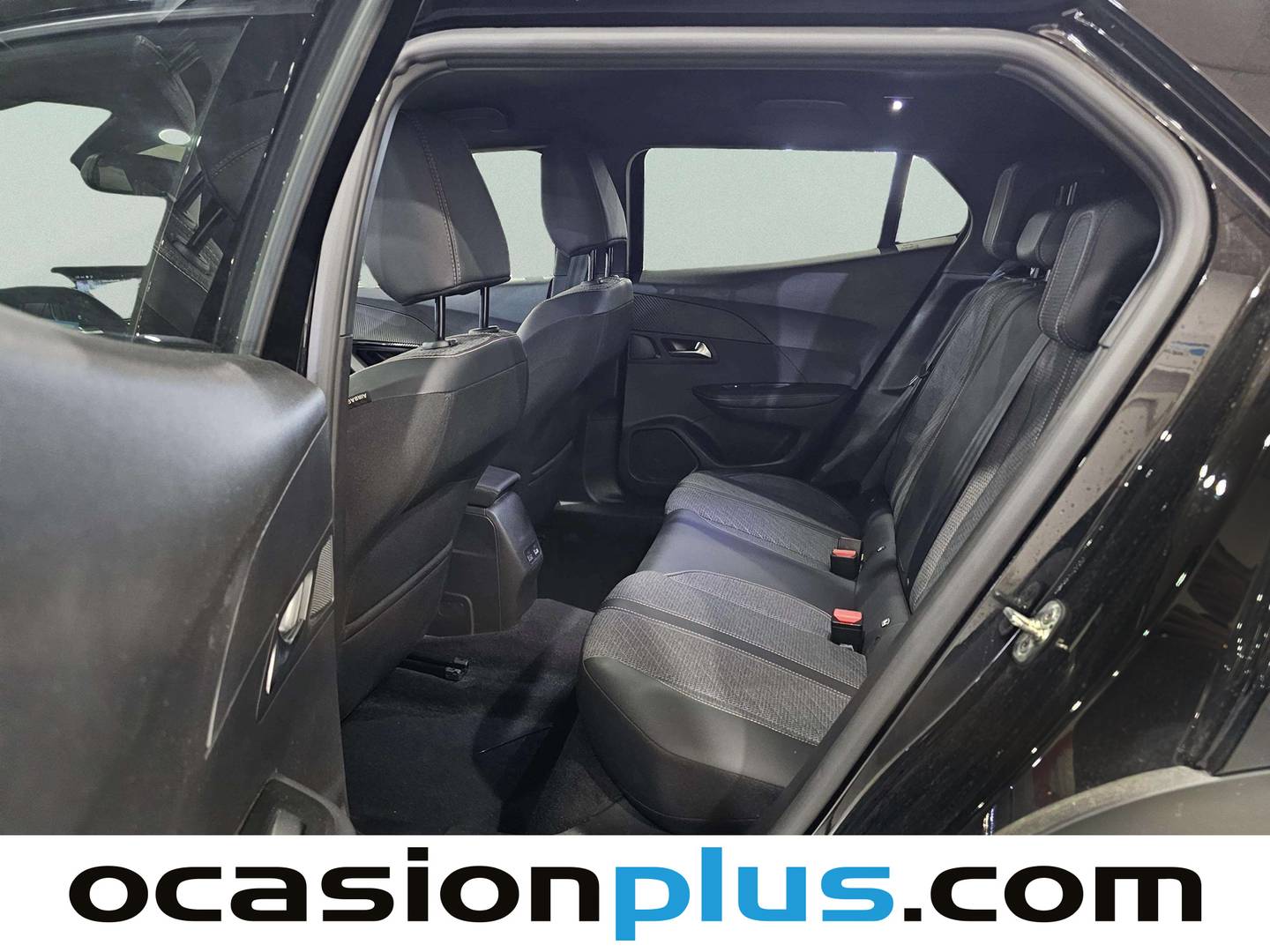Foto asientos traseros Peugeot 2008 Peugeot 2008 Allure Hybrid eDCS6 (145 CV)