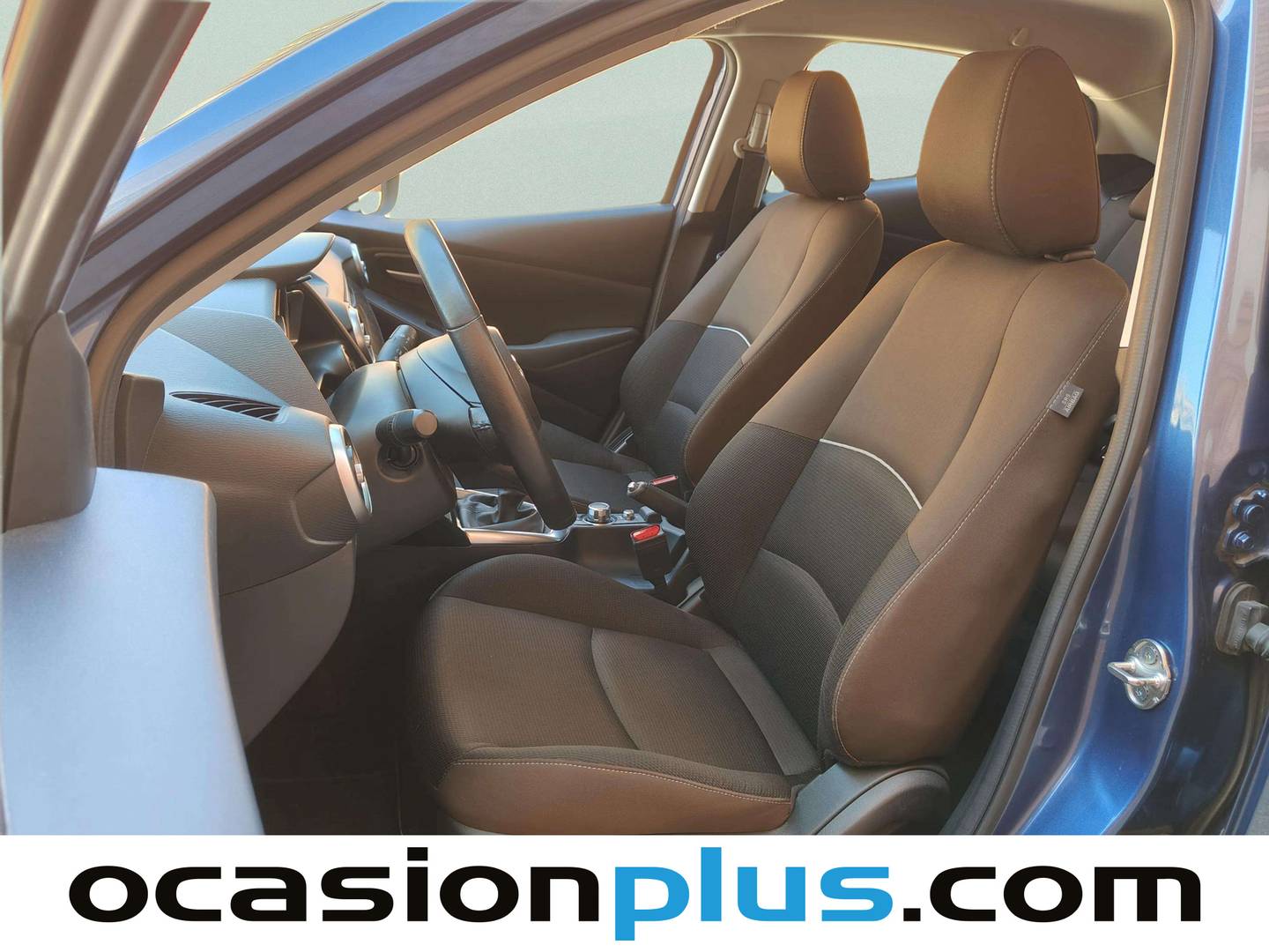 Foto asientos delanteros Mazda Mazda2 Mazda Mazda 2 1.5 GE Black Tech Edition (90 CV)