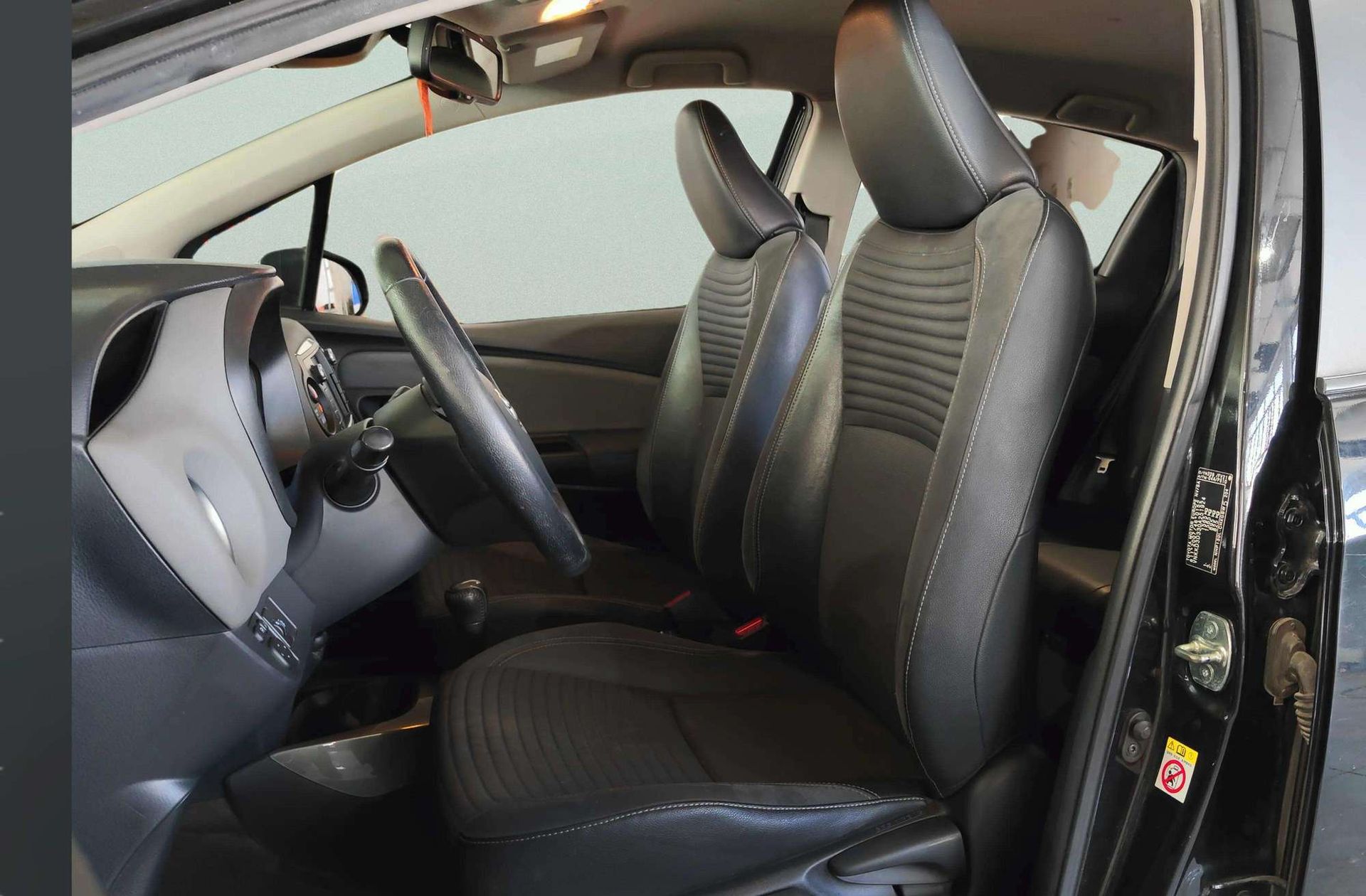 Toyota Yaris 1.5 Hybrid Advance - foto 12