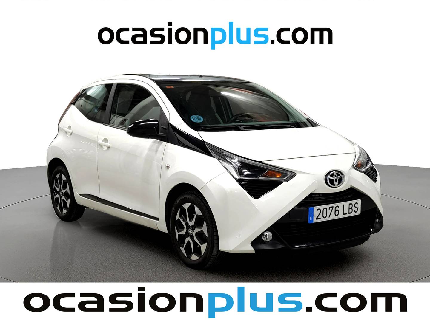 Foto delantera Toyota Aygo Toyota Aygo 1.0 70 x-play (72 CV) derecha