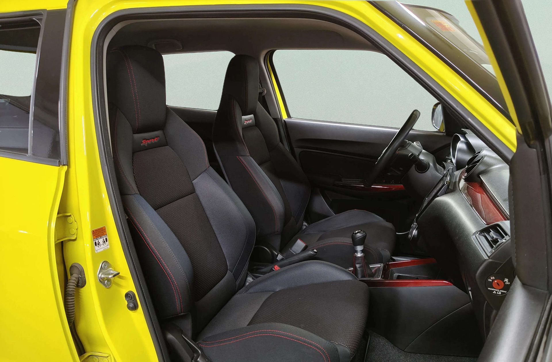 Suzuki Swift 1.4T Sport - foto 22
