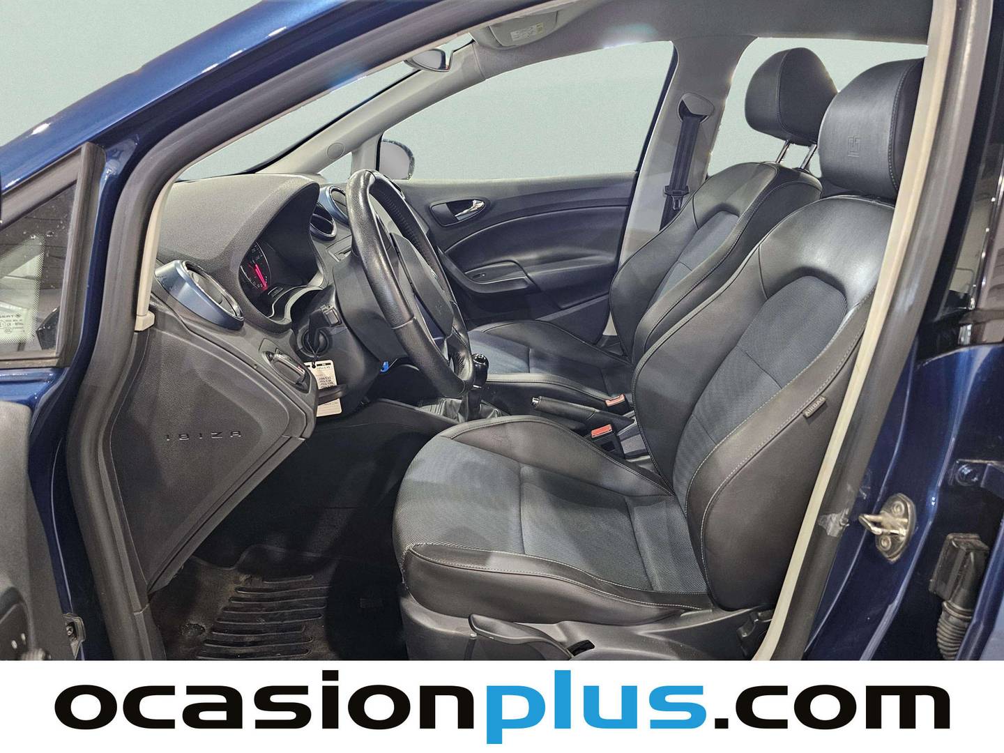 Foto asientos delanteros Seat Ibiza Seat Ibiza 1.4 TDI Style Connect (90 CV)