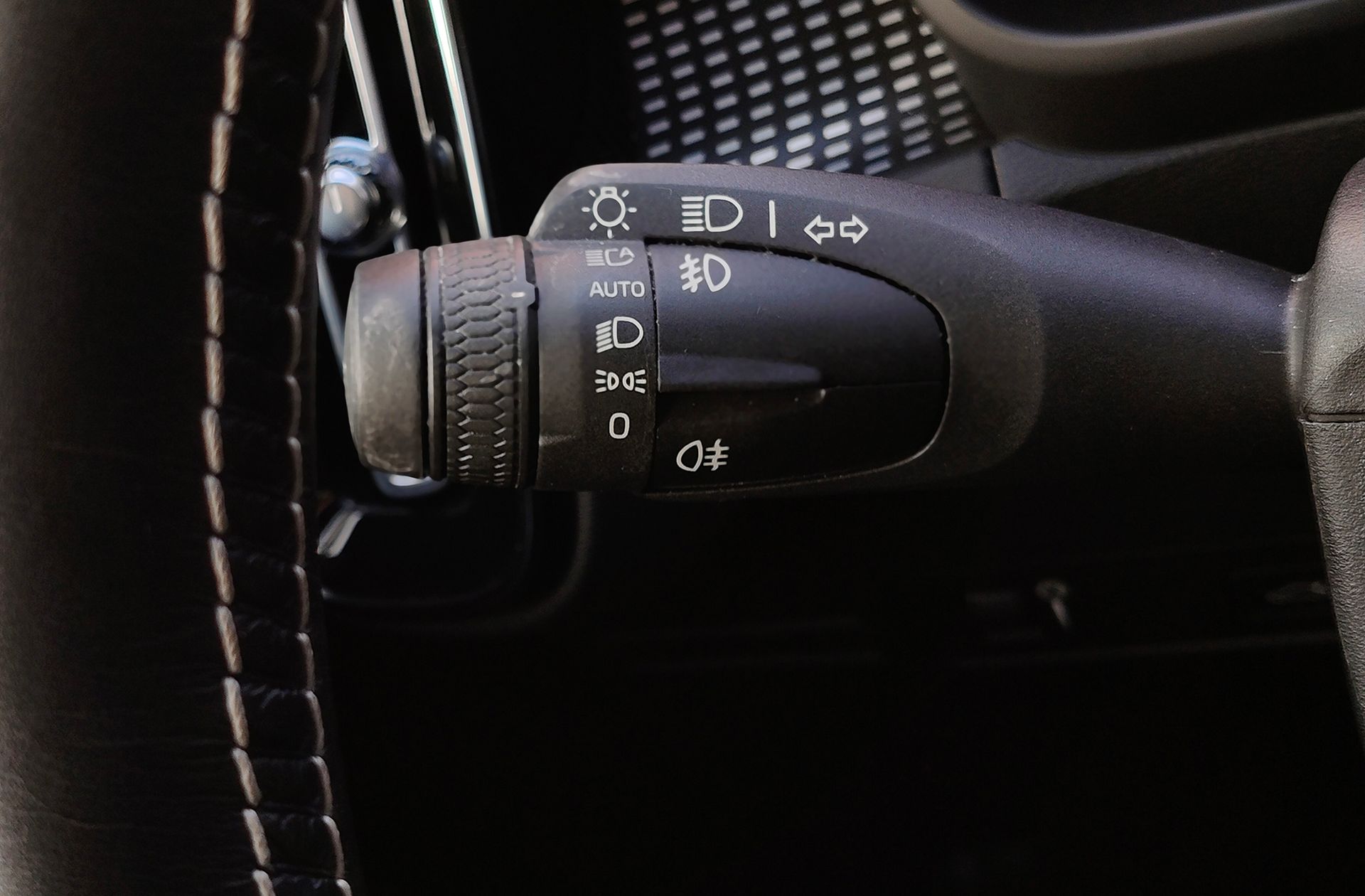 Volvo XC40 T3 R-Design - foto 31