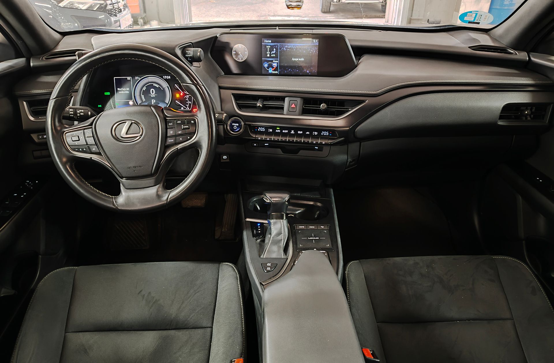 Lexus UX 250h Business 2WD - foto 6