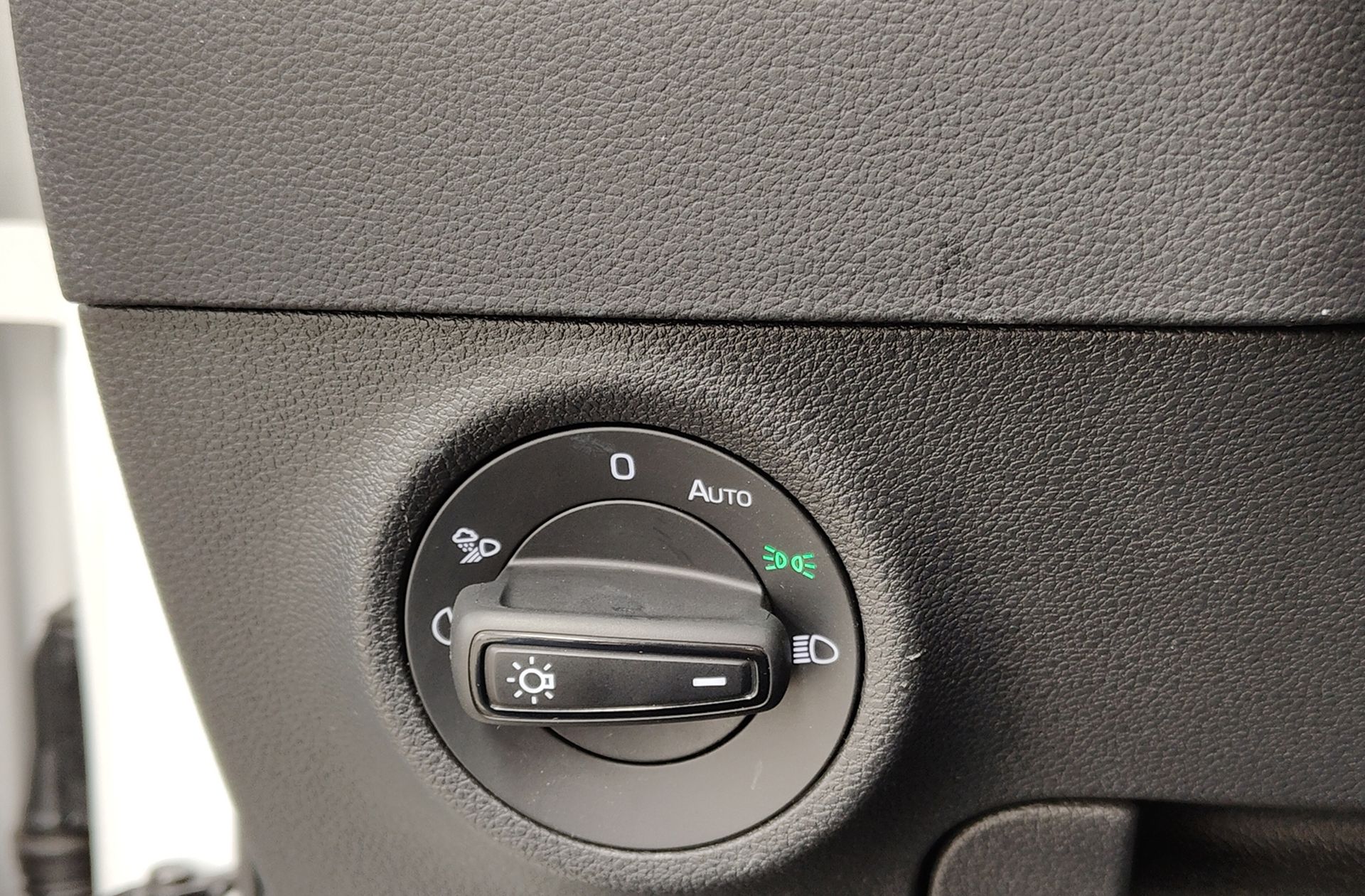 Škoda Karoq 1.5 TSI ACT Sportline DSG - foto 30